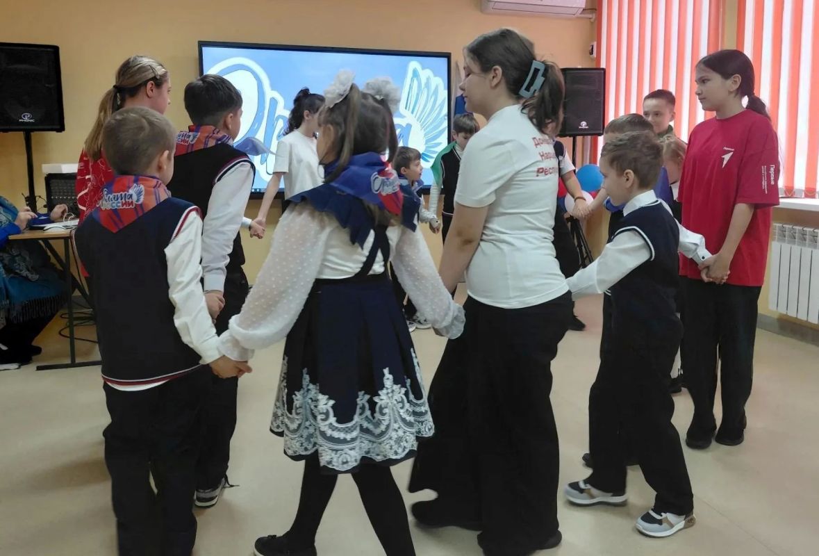 На прошлой неделе дружную команду юных «Орлят России» пополнили первоклашки общеобразовательной школы № 2 На прошлой неделе дружную команду юных «Орлят России» пополнили первоклашки общеобразовательной школы № 2