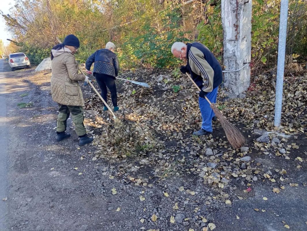 Сотрудники ГБУ ДНР «Городской противотуберкулёзный диспансер г. Макеевки» также навели порядок на своей территории