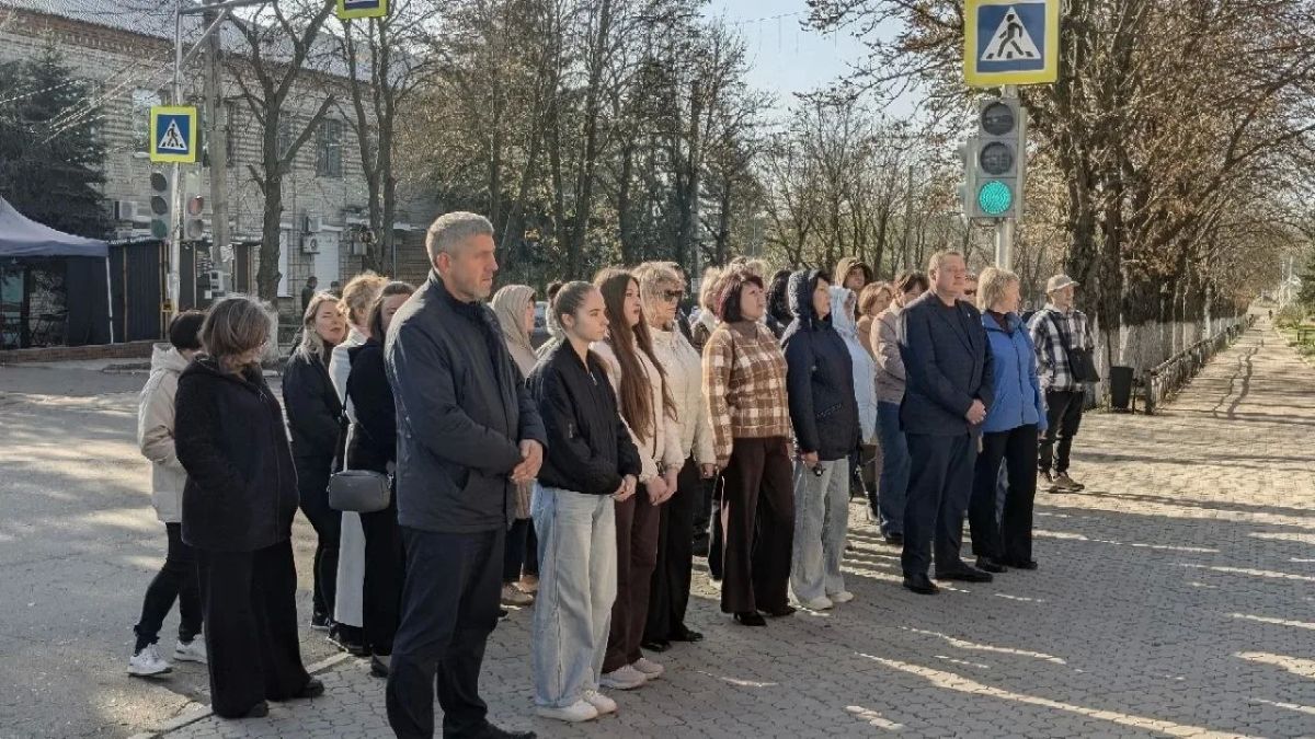 25 октября состоялось торжественное мероприятие, посвящённое Дню флага Донецкой Народной Республики