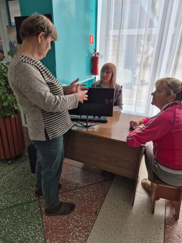 Встреча с населением. Депутат Торезского городского совета Людмила Пархоменко провела встречу с населением в МБУ "Клуб "Прогресс" г. о. Торез". На встрече обсудили вопросы благоустройства и ЖКХ, транспорта, социальной...
