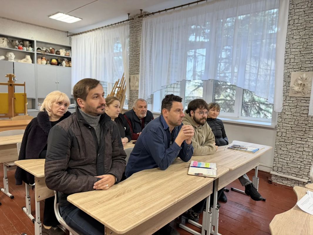 "Что такое ТОС?" - в массы : встреча с трудовым коллективом "Что такое ТОС?" - в массы : встреча с трудовым коллективом