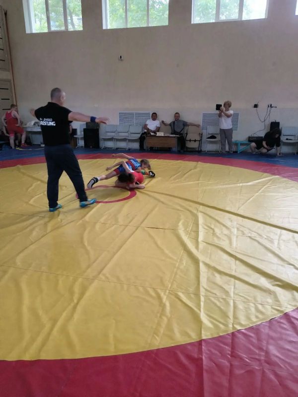 Успешное выступление юных борцов Ждановки Успешное выступление юных борцов Ждановки