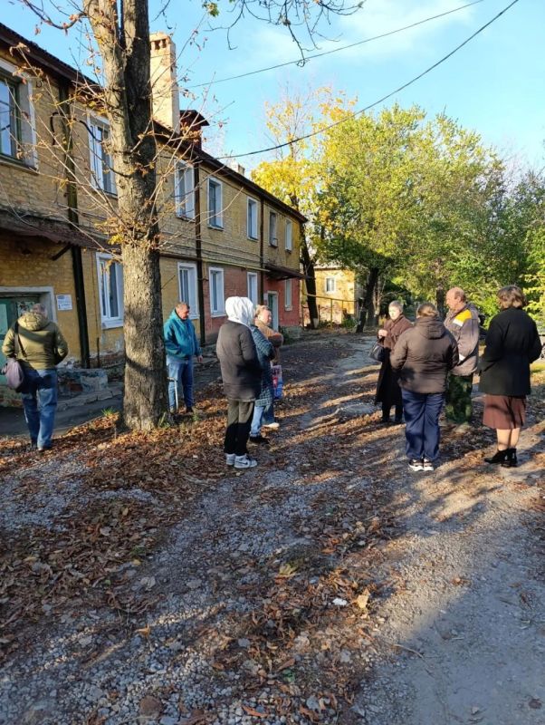 Иван Адамец: Заместитель руководителя Управы Куйбышевского района Елена Строганова провела встречу с жильцами дома №7 по улице Этюдной