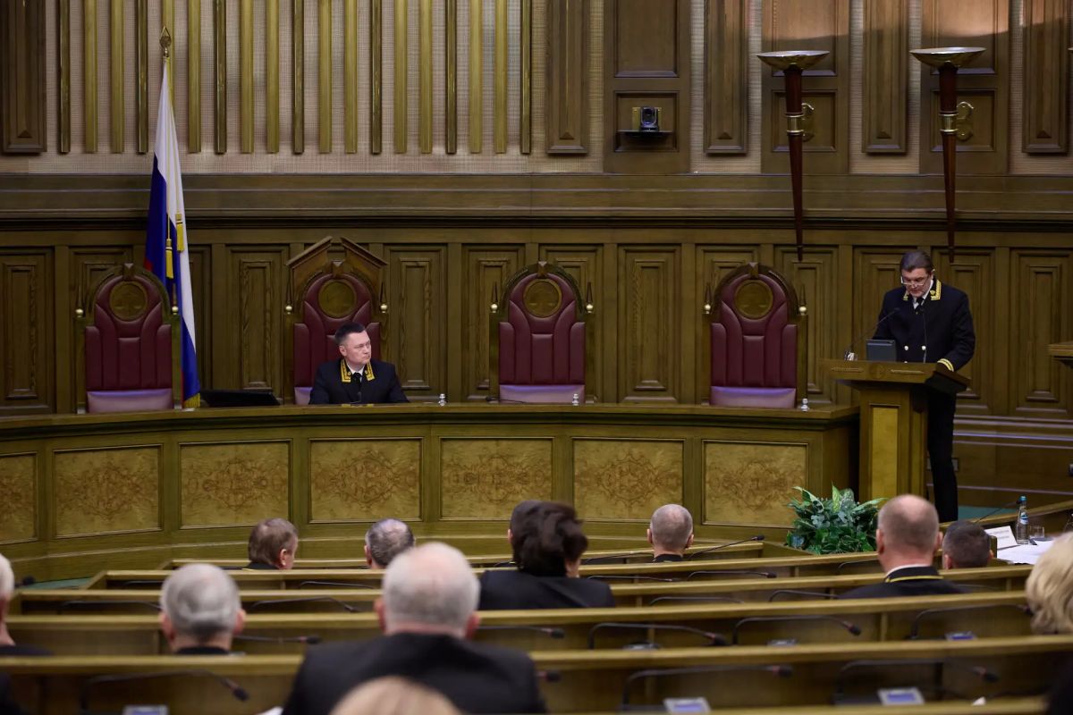 По представлению Игоря Краснова Пленум утвердил положение о Научно-консультативном совете при Верховном Суде РФ и его новый состав