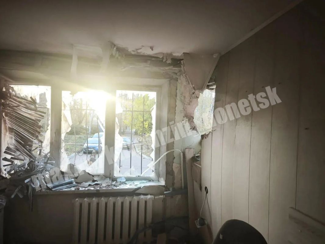 Последствия поврежденной украинскими БПЛА больницы в Куйбышевском районе Донецка Последствия поврежденной украинскими БПЛА больницы в Куйбышевском районе Донецка
