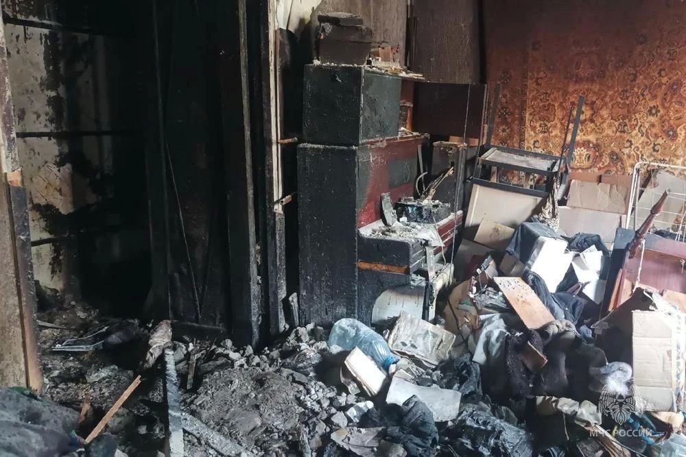 Ночь, свеча, пожар: в Мариуполе неосторожность с огнём едва не обернулась трагедией Ночь, свеча, пожар: в Мариуполе неосторожность с огнём едва не обернулась трагедией