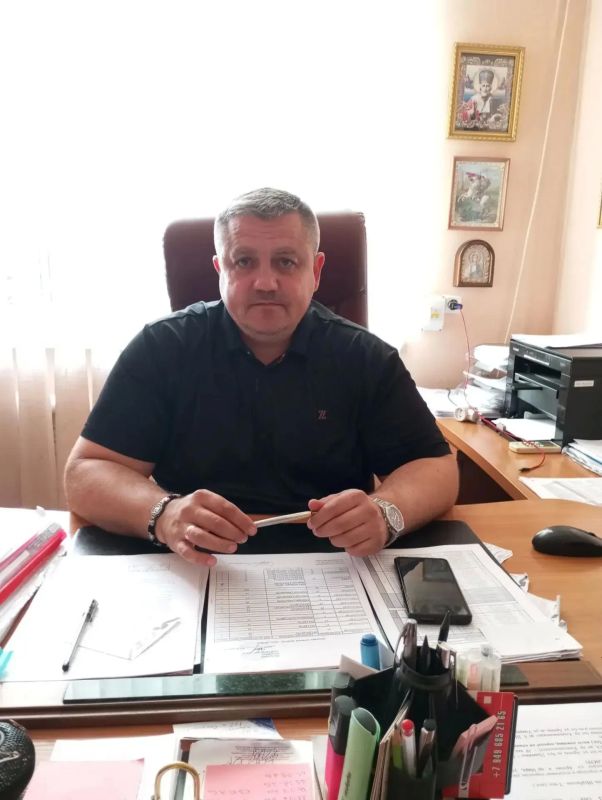 «Здесь проявляется наш донецкий характер»: рабочие ДРСУ приезжают на места обстрелов первыми
