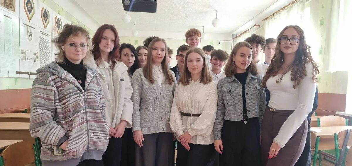Преподаватели и студенты кафедры английской филологии приняли участие в Открытой неделе науки ДНР Преподаватели и студенты кафедры английской филологии приняли участие в Открытой неделе науки ДНР