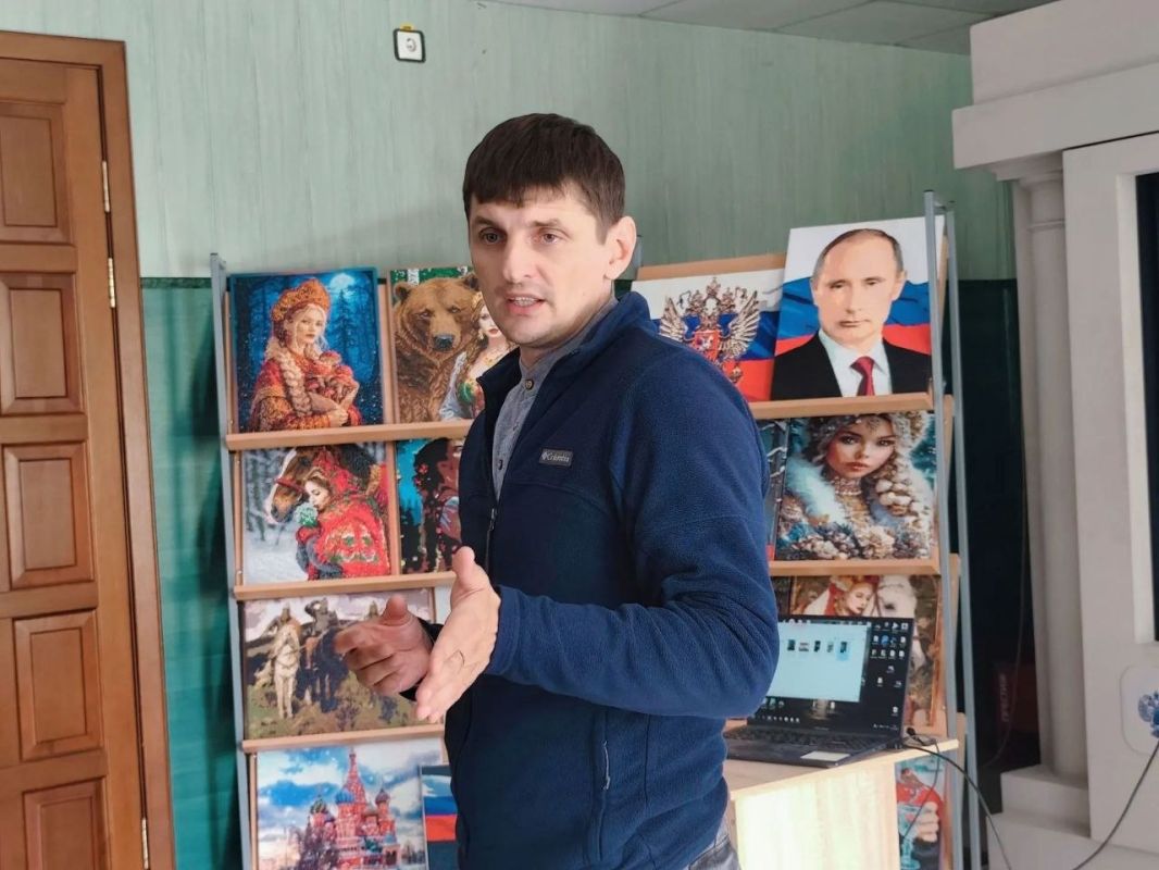 В Мангушском Доме культуры прошла агитационная лекция для молодежи В Мангушском Доме культуры прошла агитационная лекция для молодежи