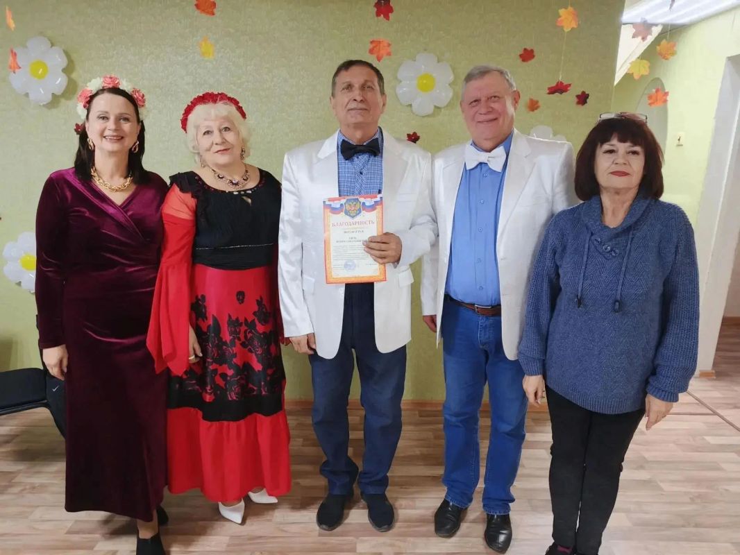 В Центре соцобслуживания Калининского района Горловки прошло выступление коллектива В Центре соцобслуживания Калининского района Горловки прошло выступление коллектива