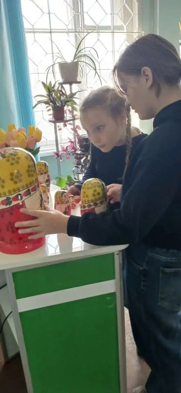 27 октября двери МБУ «Музей истории города Харцызска» распахнулись для воспитанников ГБУ СОН "СРЦН Г. ХАРЦЫЗСКА" 27 октября двери МБУ «Музей истории города Харцызска» распахнулись для воспитанников ГБУ СОН "СРЦН Г. ХАРЦЫЗСКА"