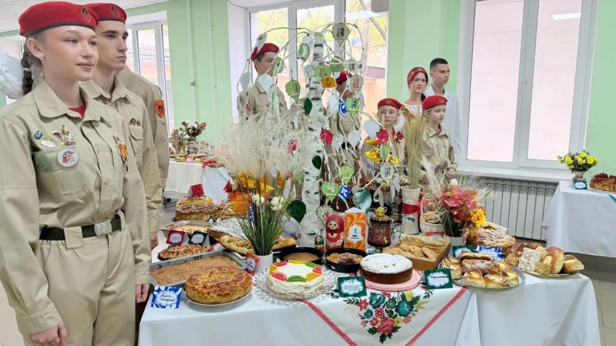 Кировчане присоединились к акции «Пирог на четвертое» Кировчане присоединились к акции «Пирог на четвертое»