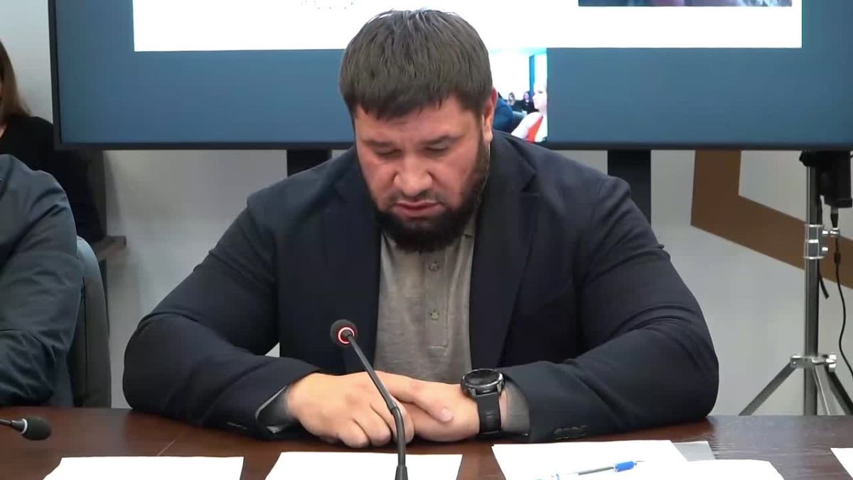 На оперативном совещании с Главой ДНР Денисом Пушилиным руководитель Минстроя ДНР, Владимир Дубовка, представил комплексный план прохождения осенне-зимнего периода с учетом текущей обстановки