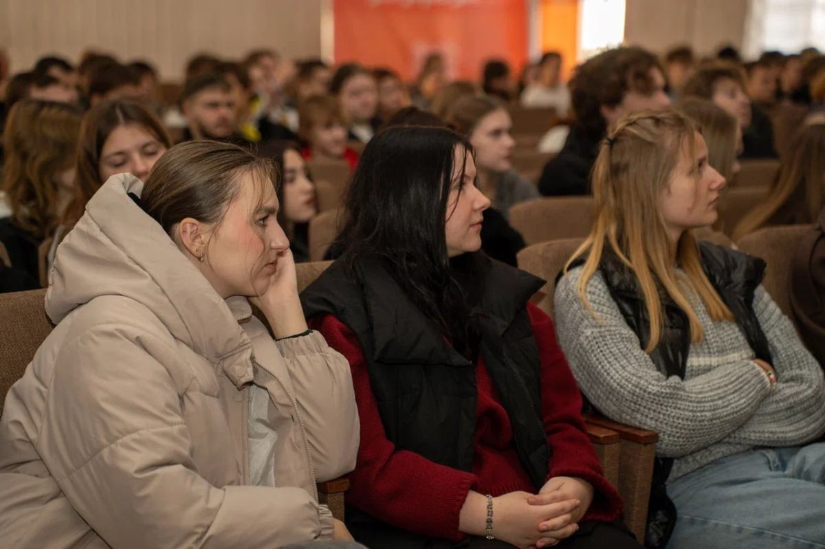 Выбор в пользу жизни. 200 студентов Донецкого техникума промышленной автоматики имени А. В. Захарченко и Донецкого техникума химических технологий и фармации узнали на лекции «СТОП-наркотик», как наркотики действуют на... Выбор в пользу жизни. 200 студентов Донецкого техникума промышленной автоматики имени А. В. Захарченко и Донецкого техникума химических технологий и фармации узнали на лекции «СТОП-наркотик», как наркотики действуют на...