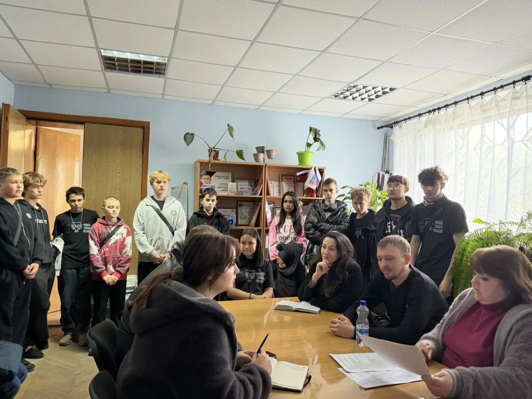 Круглый стол с молодёжью округа