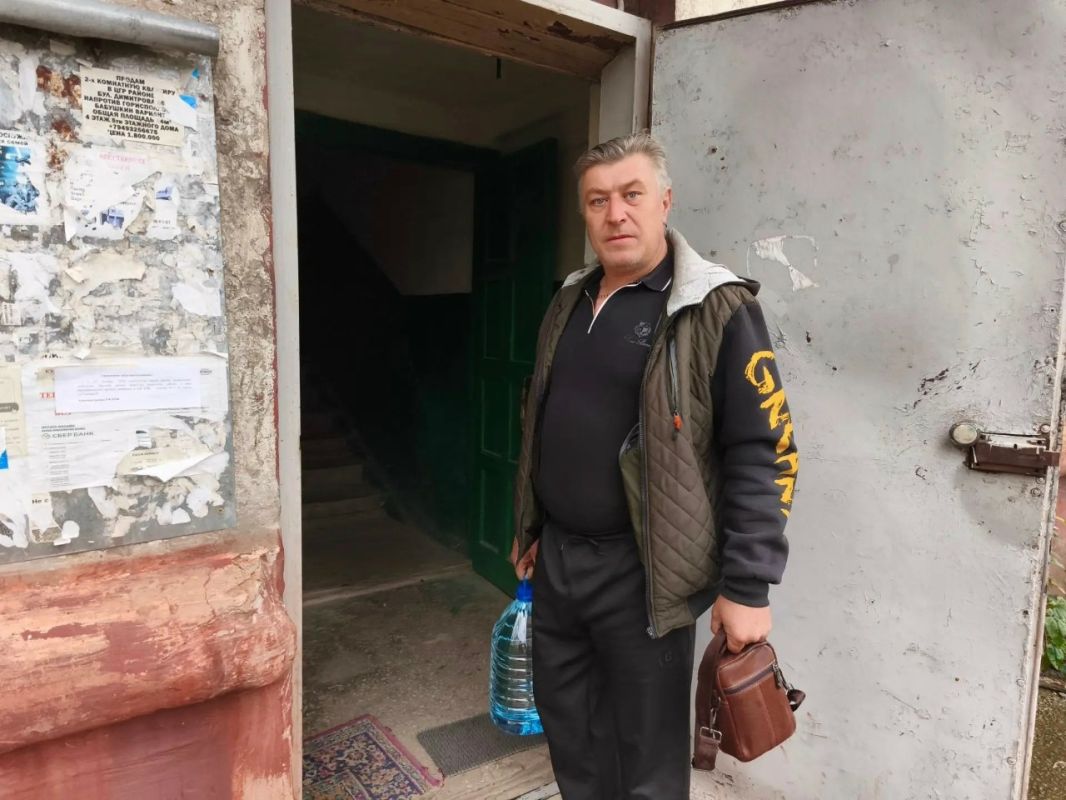 Роман Конев: 28 октября 2026 года депутаты Горловского городского совета Донецкой Народной Республики первого созыва Александр Бобровский, Алексей Костин, Елена Кузьмина и Сергей Попов во исполнение поручения Главы Донецкой...