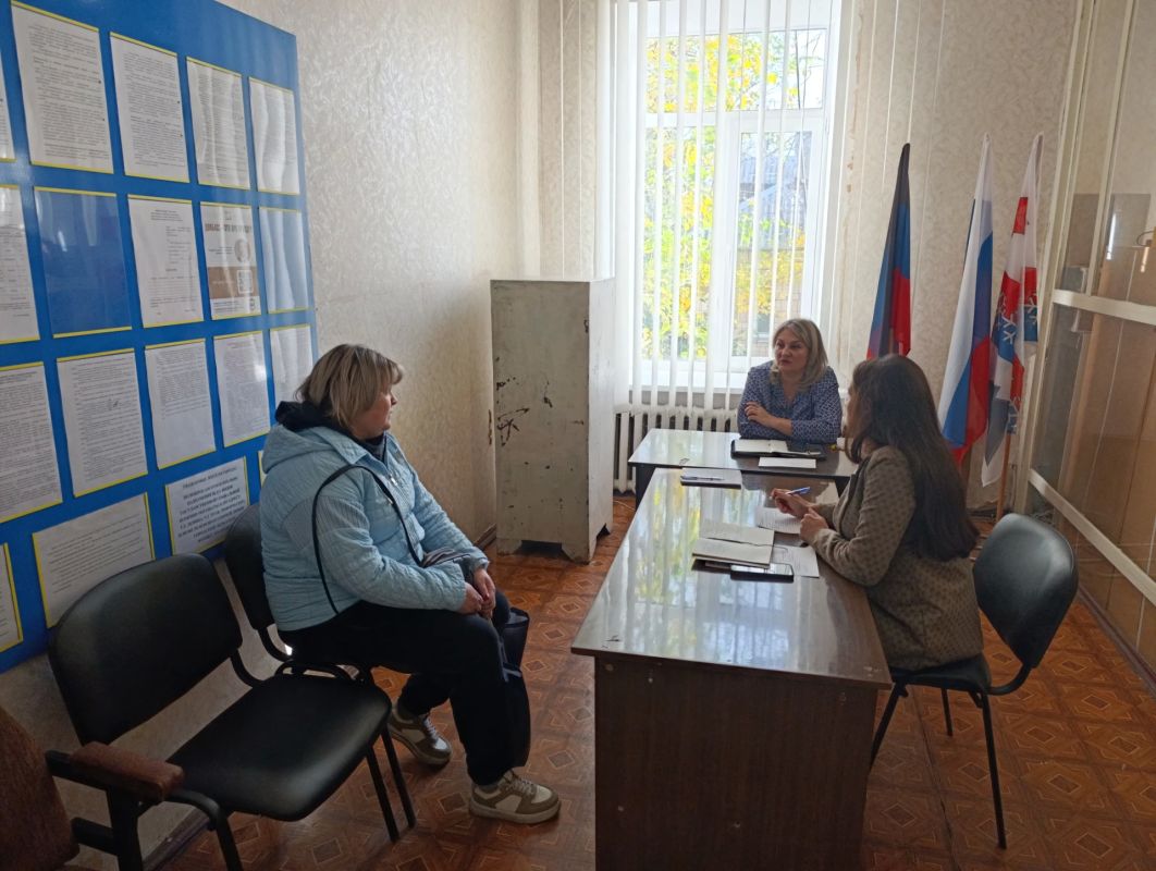 Заместитель главы Снежного ответила на вопросы жителей Заместитель главы Снежного ответила на вопросы жителей