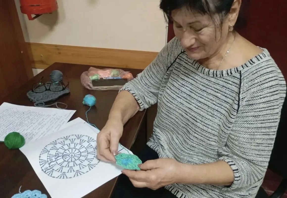 Тепло рук и нитей. В Комплексном центре социального обслуживания Володарского муниципального округа царила по-домашнему теплая творческая атмосфера! Для участников в рамках федерального проекта «Старшее поколение»... Тепло рук и нитей. В Комплексном центре социального обслуживания Володарского муниципального округа царила по-домашнему теплая творческая атмосфера! Для участников в рамках федерального проекта «Старшее поколение»...