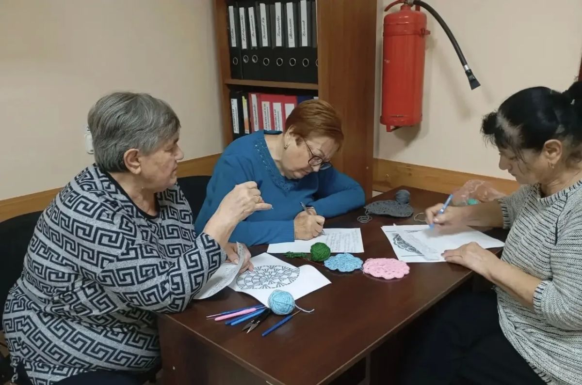 Тепло рук и нитей. В Комплексном центре социального обслуживания Володарского муниципального округа царила по-домашнему теплая творческая атмосфера! Для участников в рамках федерального проекта «Старшее поколение»... Тепло рук и нитей. В Комплексном центре социального обслуживания Володарского муниципального округа царила по-домашнему теплая творческая атмосфера! Для участников в рамках федерального проекта «Старшее поколение»...