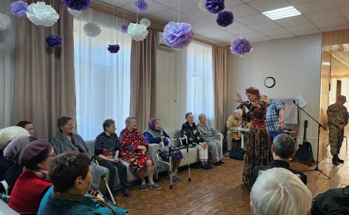 Теплый вечер под любимые мелодии: встреча с фронтовой концертной бригадой «За Родину!» Теплый вечер под любимые мелодии: встреча с фронтовой концертной бригадой «За Родину!»