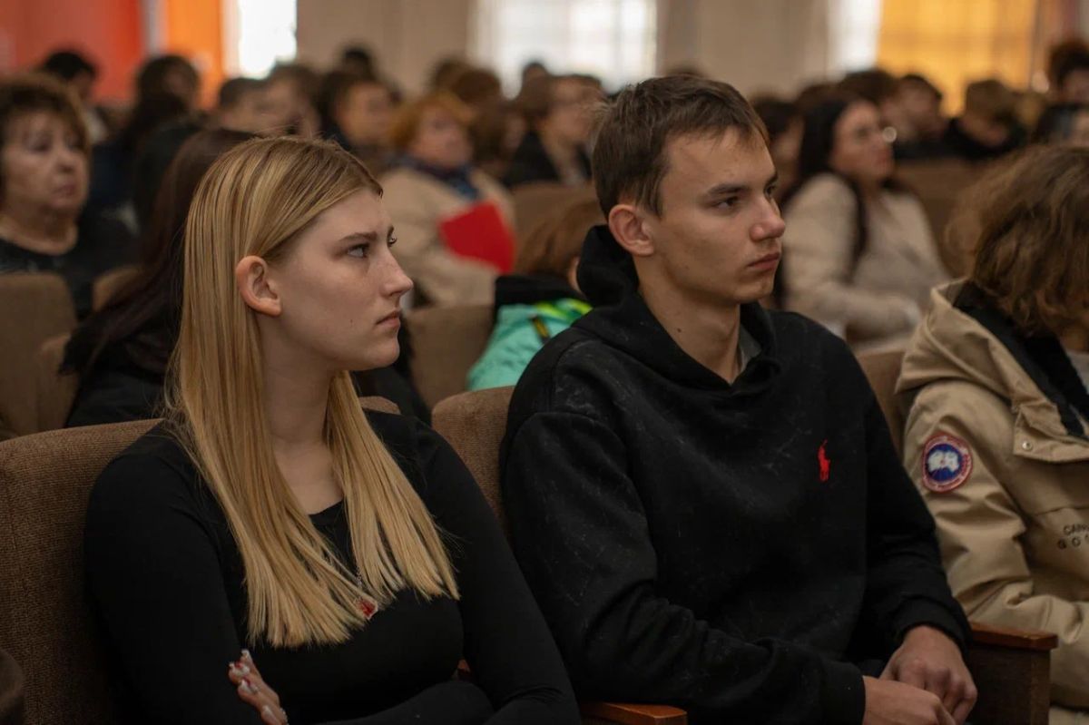Выбор в пользу жизни. 200 студентов Донецкого техникума промышленной автоматики имени А. В. Захарченко и Донецкого техникума химических технологий и фармации узнали на лекции «СТОП-наркотик», как наркотики действуют на... Выбор в пользу жизни. 200 студентов Донецкого техникума промышленной автоматики имени А. В. Захарченко и Донецкого техникума химических технологий и фармации узнали на лекции «СТОП-наркотик», как наркотики действуют на...