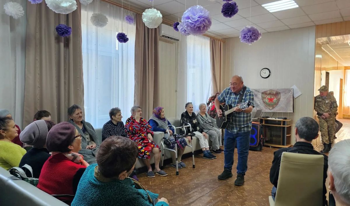 Теплый вечер под любимые мелодии: встреча с фронтовой концертной бригадой «За Родину!» Теплый вечер под любимые мелодии: встреча с фронтовой концертной бригадой «За Родину!»