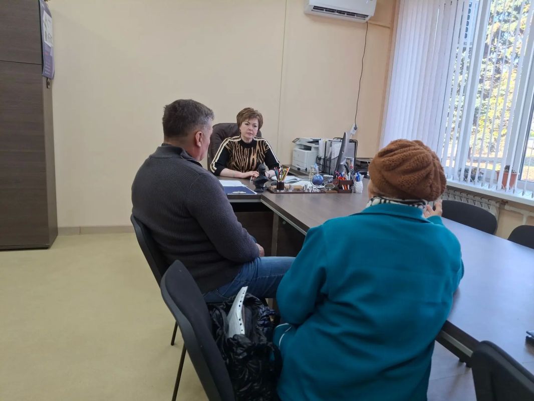 28 октября 2026 года депутаты от партии «Единая Россия» Ясиноватского муниципального совета Анна Бондарь и Елена Асаул провели встречи с жителями округа