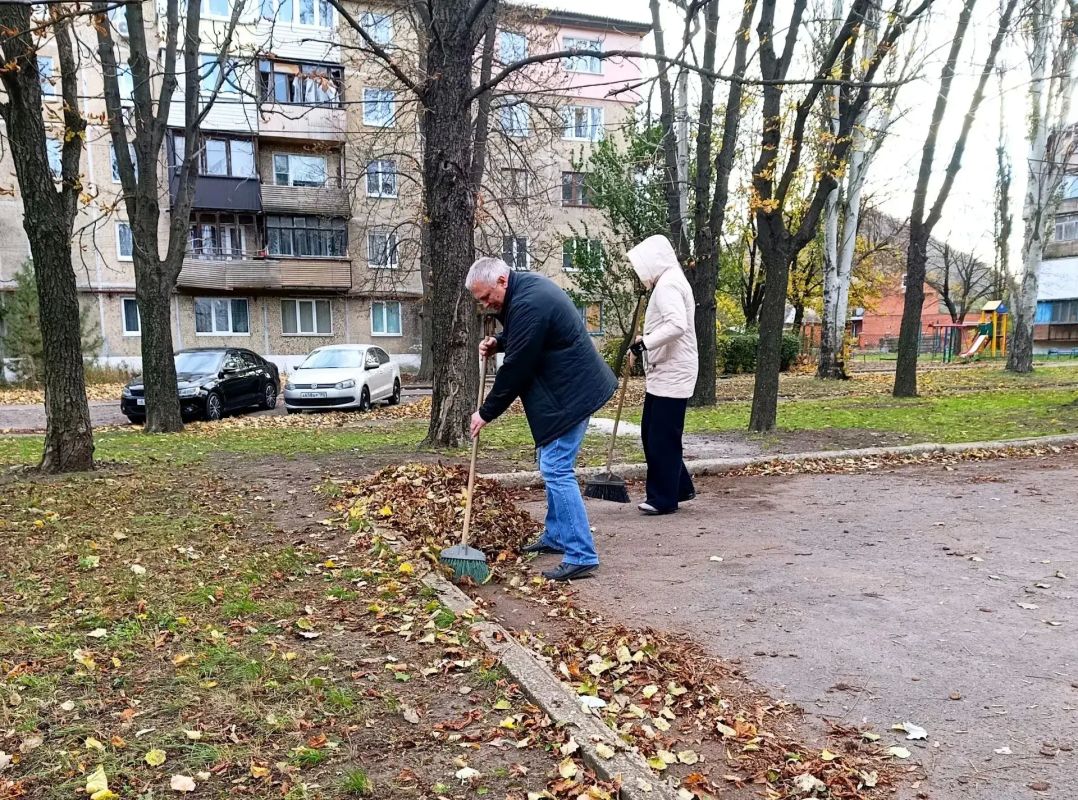 Наталья Бегуненко: Петровский район присоединился к еженедельной акции Чистый четверг в рамках проекта «Городская среда» партии Единая Россия Наталья Бегуненко: Петровский район присоединился к еженедельной акции Чистый четверг в рамках проекта «Городская среда» партии Единая Россия