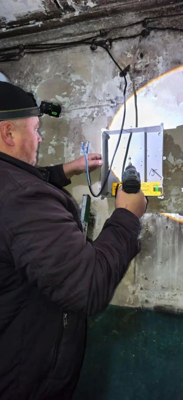 Представители Магаданской области восстановили электроснабжение в квартире после пожара в Ждановке Представители Магаданской области восстановили электроснабжение в квартире после пожара в Ждановке