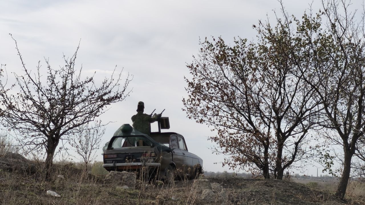 Григорий Кубатьян: По всем дорогам Донецкой и Луганской республик стоят ПВНы - пункты воздушного наблюдения, с пулеметчиками