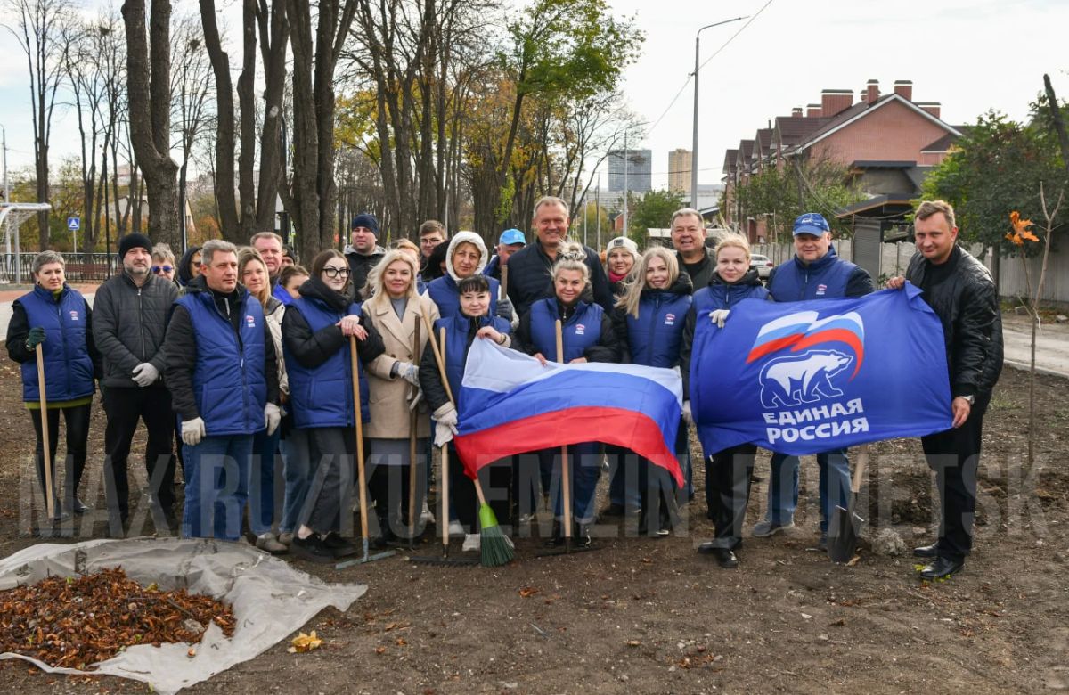 Алексей Кулемзин: Сегодня принял участие в еженедельной экологической акции «Чистый четверг», в рамках которой вместе с сотрудниками Управы Куйбышевского района высадили 25 саженцев остролистного клёна в сквере по проспекту... Алексей Кулемзин: Сегодня принял участие в еженедельной экологической акции «Чистый четверг», в рамках которой вместе с сотрудниками Управы Куйбышевского района высадили 25 саженцев остролистного клёна в сквере по проспекту...