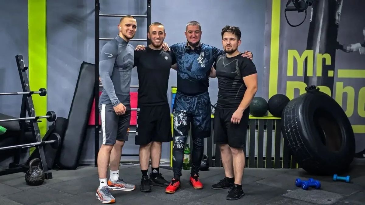 Спорт - это жизнь!. В нашем коллективе - занятия спортом играют непосредственную роль в личной подготовке и личном примере Спорт - это жизнь!. В нашем коллективе - занятия спортом играют непосредственную роль в личной подготовке и личном примере