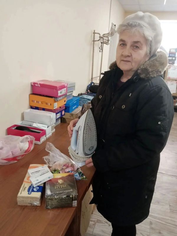Волонтёры молодёжного отдела МБУ «Дебальцевский центр культуры и досуга» имени Марии Пироговой ежедневно помогают тем, кто оказался в трудной жизненной ситуации Волонтёры молодёжного отдела МБУ «Дебальцевский центр культуры и досуга» имени Марии Пироговой ежедневно помогают тем, кто оказался в трудной жизненной ситуации