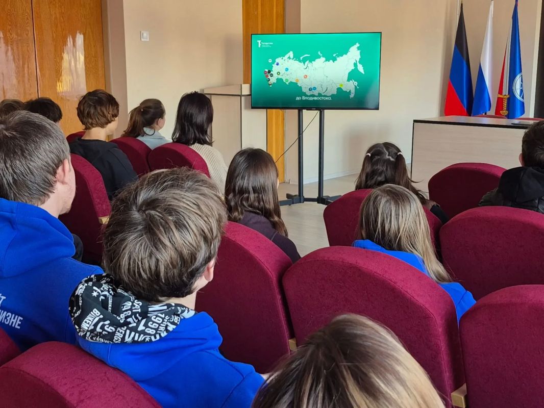 Форумы Росмолодёжи — это про рост, возможности и крутые знакомства! Форумы Росмолодёжи — это про рост, возможности и крутые знакомства!