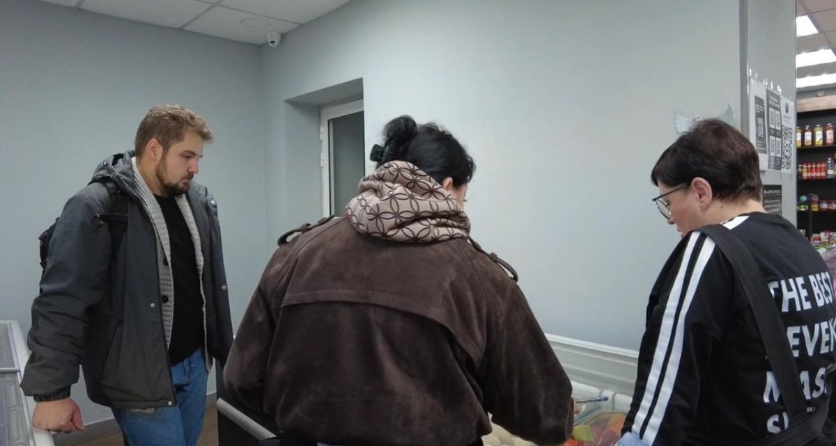 Роман Конев: Активисты «Народного контроля» провели проверку магазинов в Центрально-Городском районе Горловки Роман Конев: Активисты «Народного контроля» провели проверку магазинов в Центрально-Городском районе Горловки