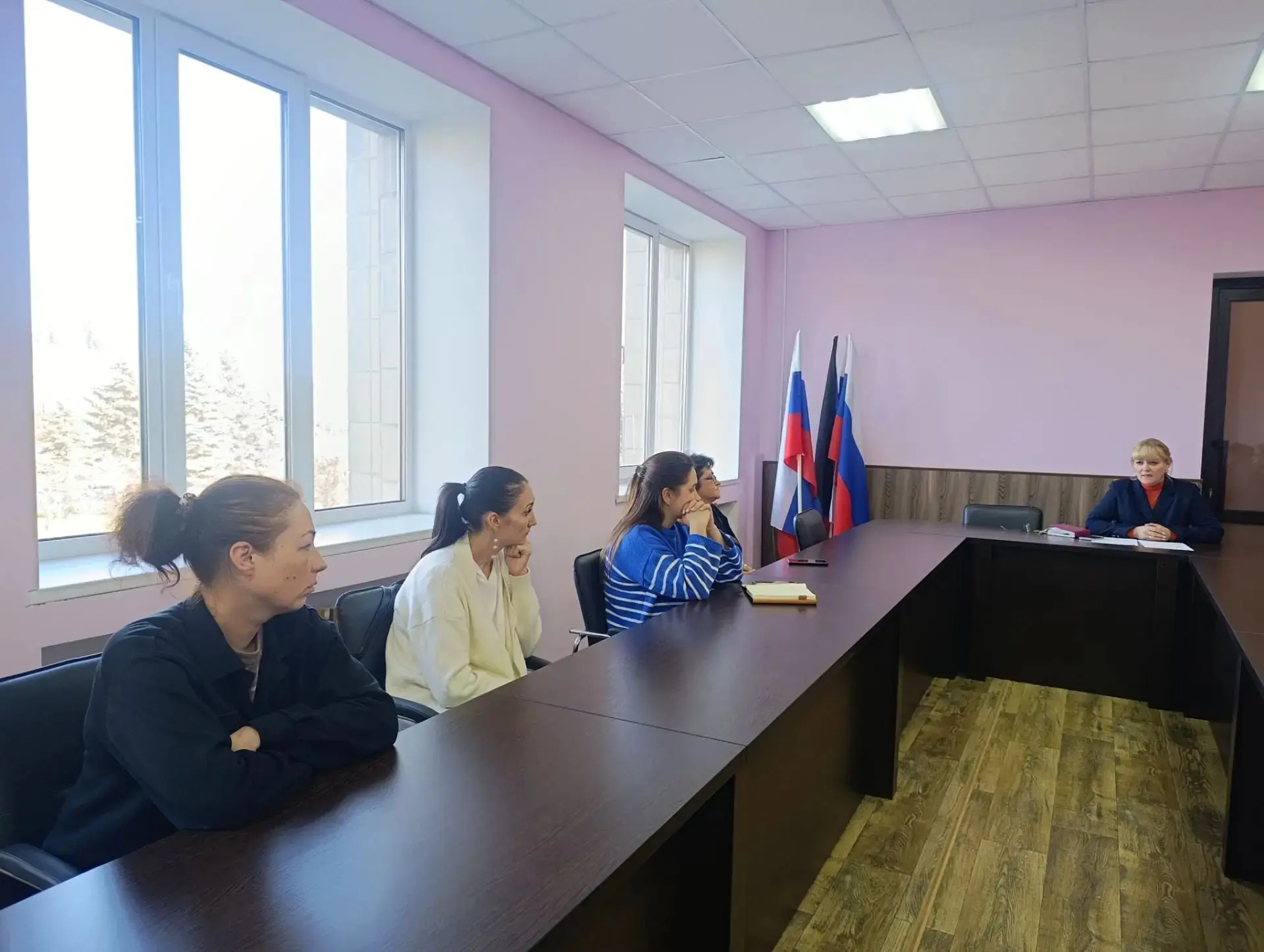 Сегодня, 30 октября, заместитель руководителя Управы Червоногвардейского внутригородского района Администрации городского округа Макеевка Татьяна Задорожная провела заседание Политсовета с секретарями первичных отделений...