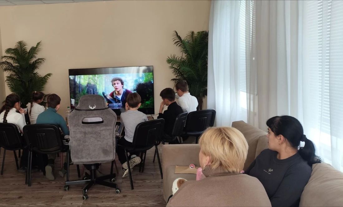 В молодёжном отделе имени Марии Пироговой в рамках республиканской программы семейного общества «Родные — любимые» прошёл показ фильма «По щучьему велению» В молодёжном отделе имени Марии Пироговой в рамках республиканской программы семейного общества «Родные — любимые» прошёл показ фильма «По щучьему велению»