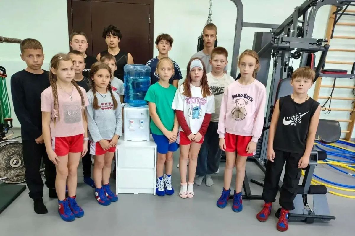 Спортсмены села Рыбинское Волновахского округа получили гуманитарную помощь от жителей Надыма (ЯНАО) Спортсмены села Рыбинское Волновахского округа получили гуманитарную помощь от жителей Надыма (ЯНАО)