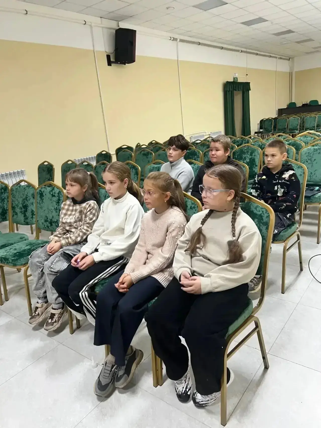30 октября в МБУ клуб «Шахтёр» прошёл информационный час на тему: «Особенности подросткового терроризма»