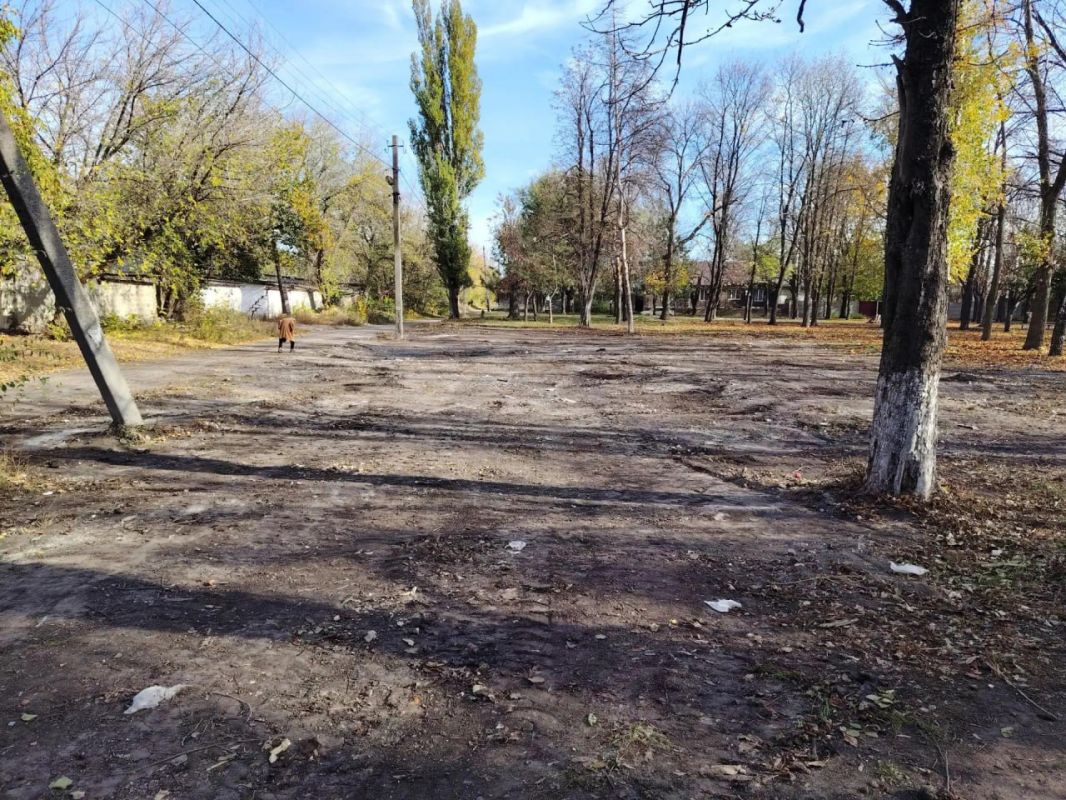 В Шахтерском муниципальном округе ликвидируют очаговые навалы мусора В Шахтерском муниципальном округе ликвидируют очаговые навалы мусора