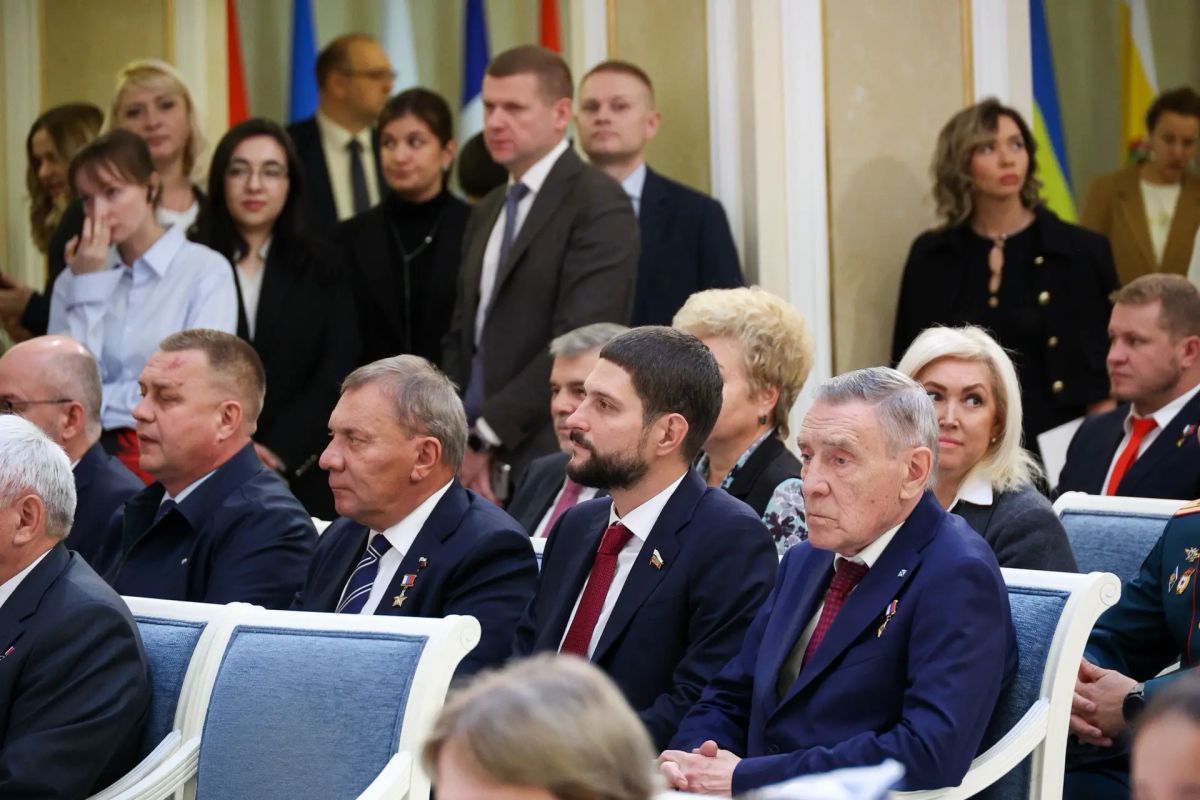 Александр Волошин: В Совете Федерации состоялась XIII торжественная церемония награждения участников всероссийского проекта «Дети-герои» Александр Волошин: В Совете Федерации состоялась XIII торжественная церемония награждения участников всероссийского проекта «Дети-герои»