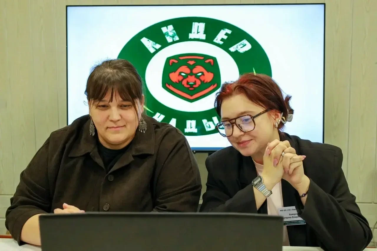 Спортсмены села Рыбинское Волновахского округа получили гуманитарную помощь от жителей Надыма (ЯНАО)
