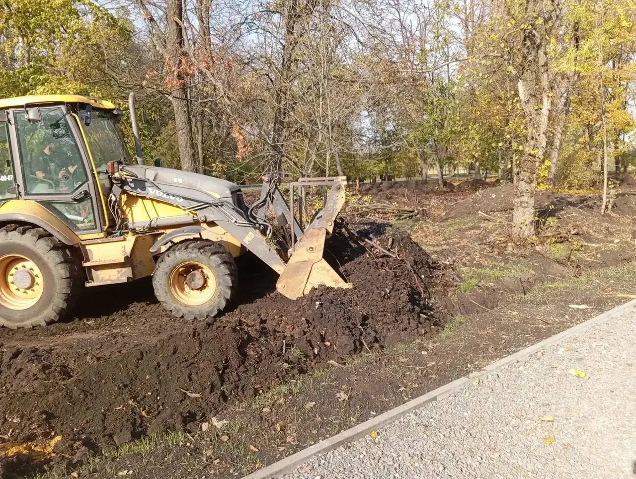 Нижегородские подрядчики продолжают благоустройство территории КУПНО в Харцызске