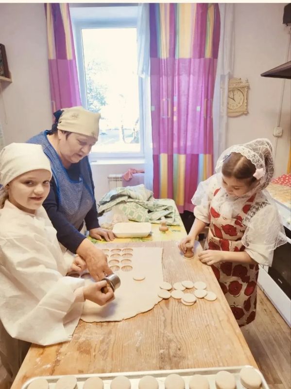 Воскресная школа – это не только уроки Закона Божьего, но и школа жизни Воскресная школа – это не только уроки Закона Божьего, но и школа жизни