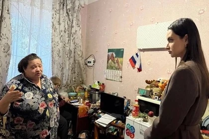 Детский омбудсмен ДНР встретилась с семьей переселенцев в Торезе