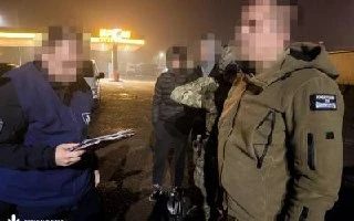 Военкомы стреляли в украинца и заставили вытаскивать пулю самому