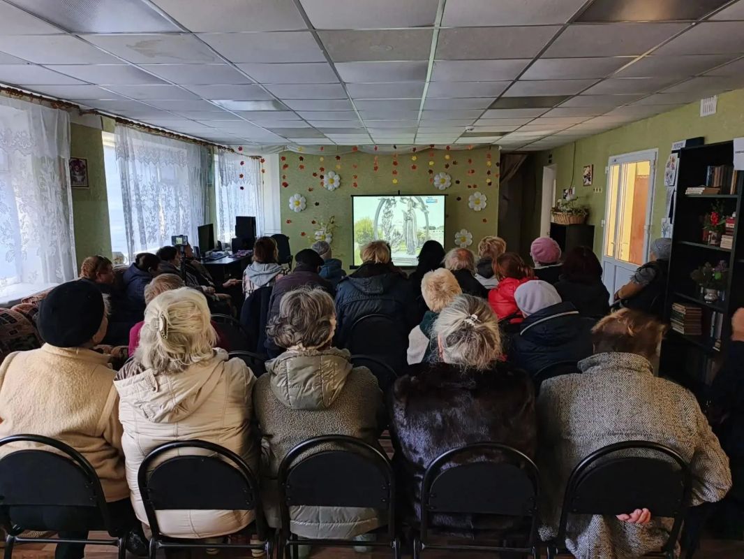 Сотрудники Центра соцобслуживания Калининского района Горловки посетили представители Всероссийского общества слепых Сотрудники Центра соцобслуживания Калининского района Горловки посетили представители Всероссийского общества слепых