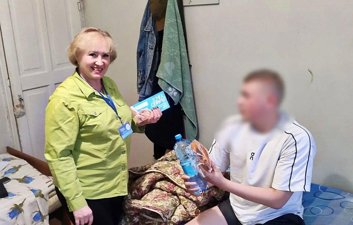 Мы вместе, и это важно!. Председатель Совета женщин Тореза Марина Зверева и Психолог АНО «СПЦ „Точка опоры“» Людмила Шишалова встретились с нашими героями, участниками СВО, которые сейчас проходят лечение Мы вместе, и это важно!. Председатель Совета женщин Тореза Марина Зверева и Психолог АНО «СПЦ „Точка опоры“» Людмила Шишалова встретились с нашими героями, участниками СВО, которые сейчас проходят лечение