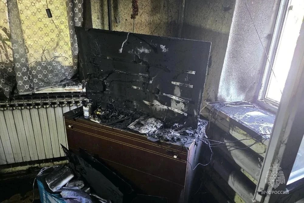С начала года в ДНР из-за неправильного использования бытовых электроприборов произошло более 60 пожаров, 6 человек погибли, ещё 11 — пострадали — сообщили в ГУ МЧС России по региону