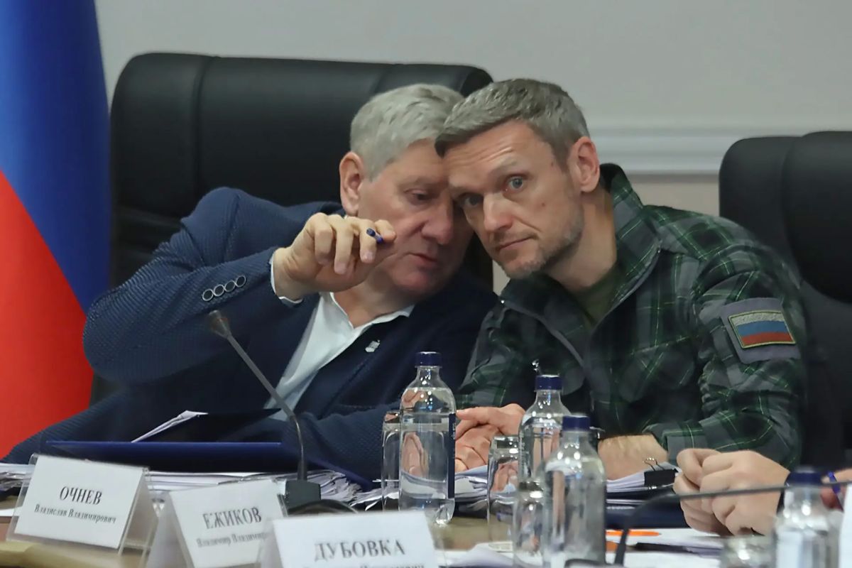 Андрей Чертков: В Доме Правительства прошло расширенное совещание с участием заместителя Министра строительства и ЖКХ РФ Алмаза Хусаинова и заместителя Министра энергетики РФ Евгения Грабчака Андрей Чертков: В Доме Правительства прошло расширенное совещание с участием заместителя Министра строительства и ЖКХ РФ Алмаза Хусаинова и заместителя Министра энергетики РФ Евгения Грабчака